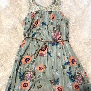 Girls size 12 belted dress.